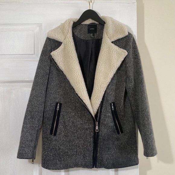 Forever 21 Jackets & Blazers - GREY COAT FOREVER 21